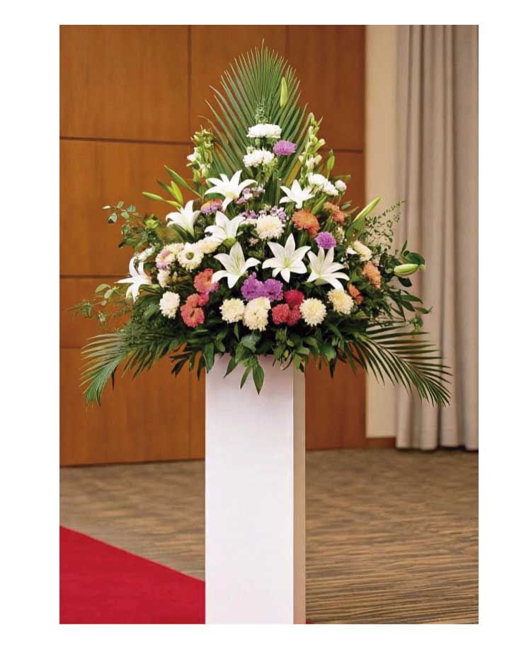 Arreglos florales laterales para altar