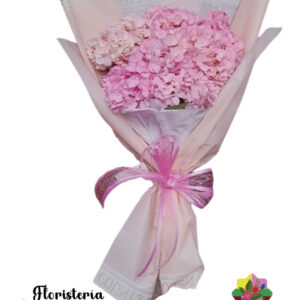 Ramos de flores con hortensias