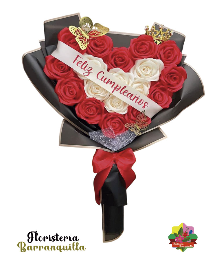 Ramo de rosas de corazón rojo